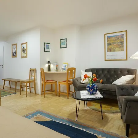 Homely In The Center With Garden View Apartman Gmunden