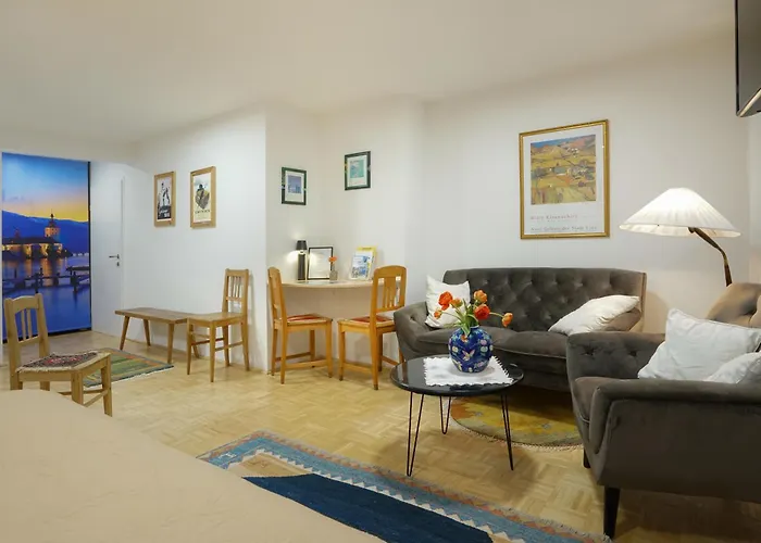 Homely In The Center With Garden View Apartment Gmunden